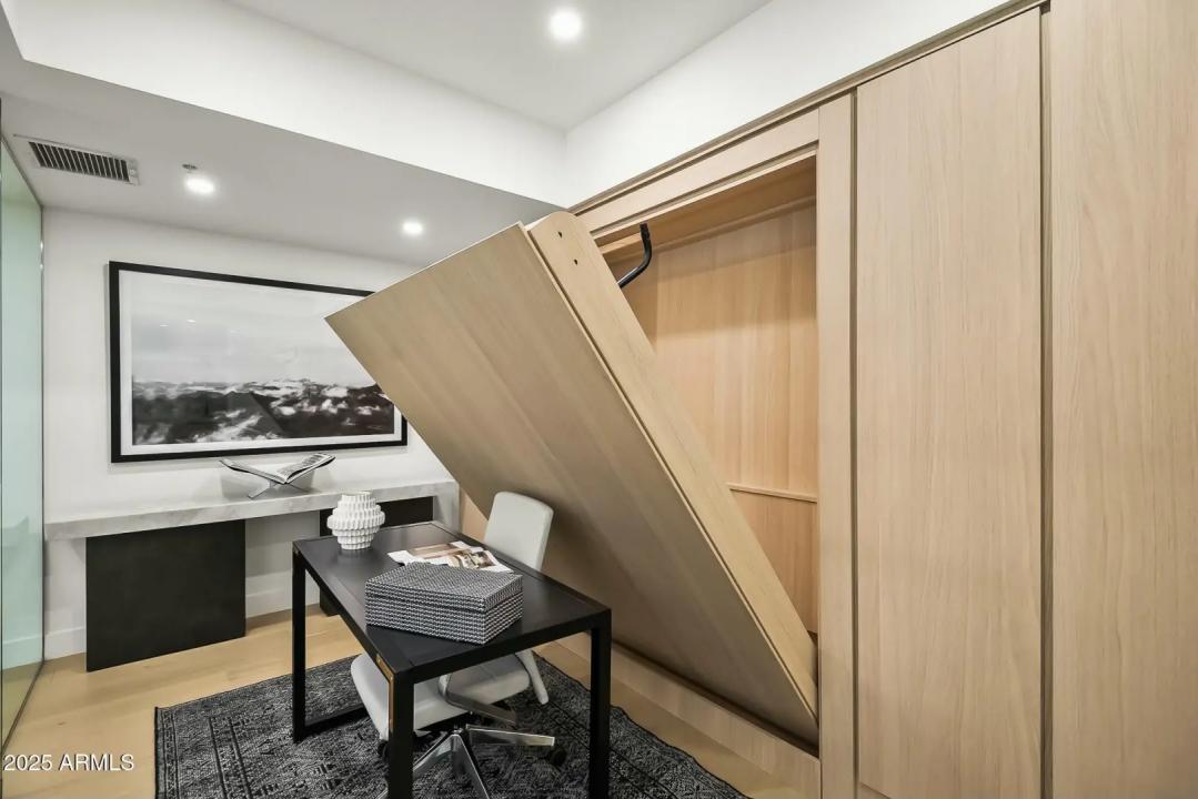 Real Estate Picture 5