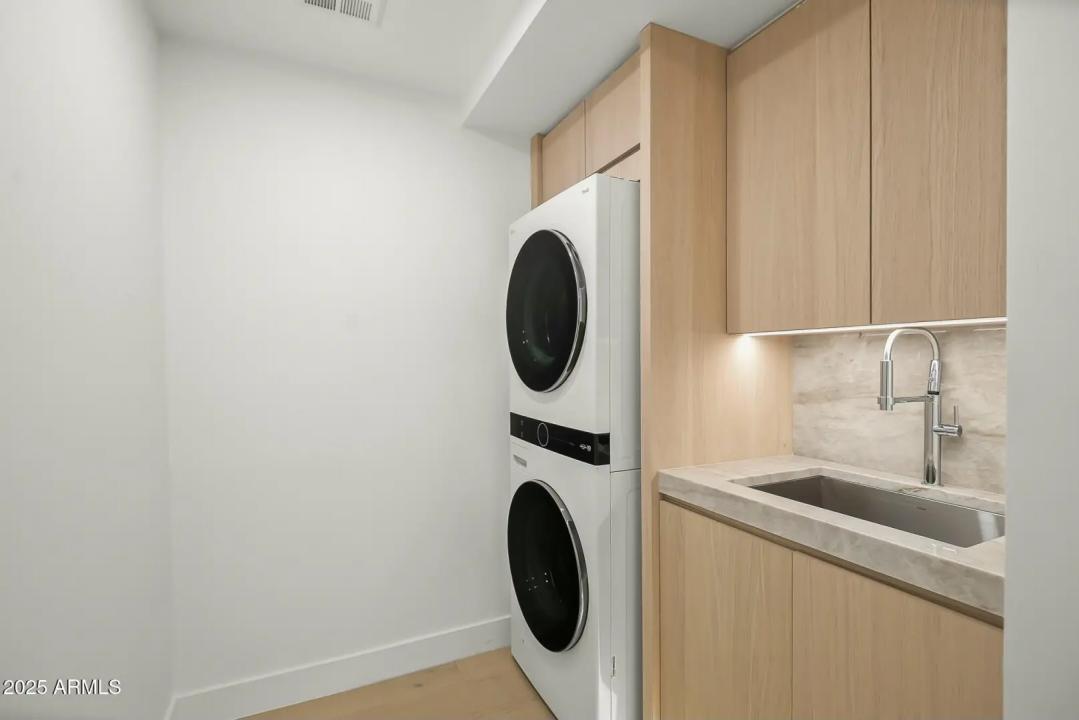 Real Estate Picture 7
