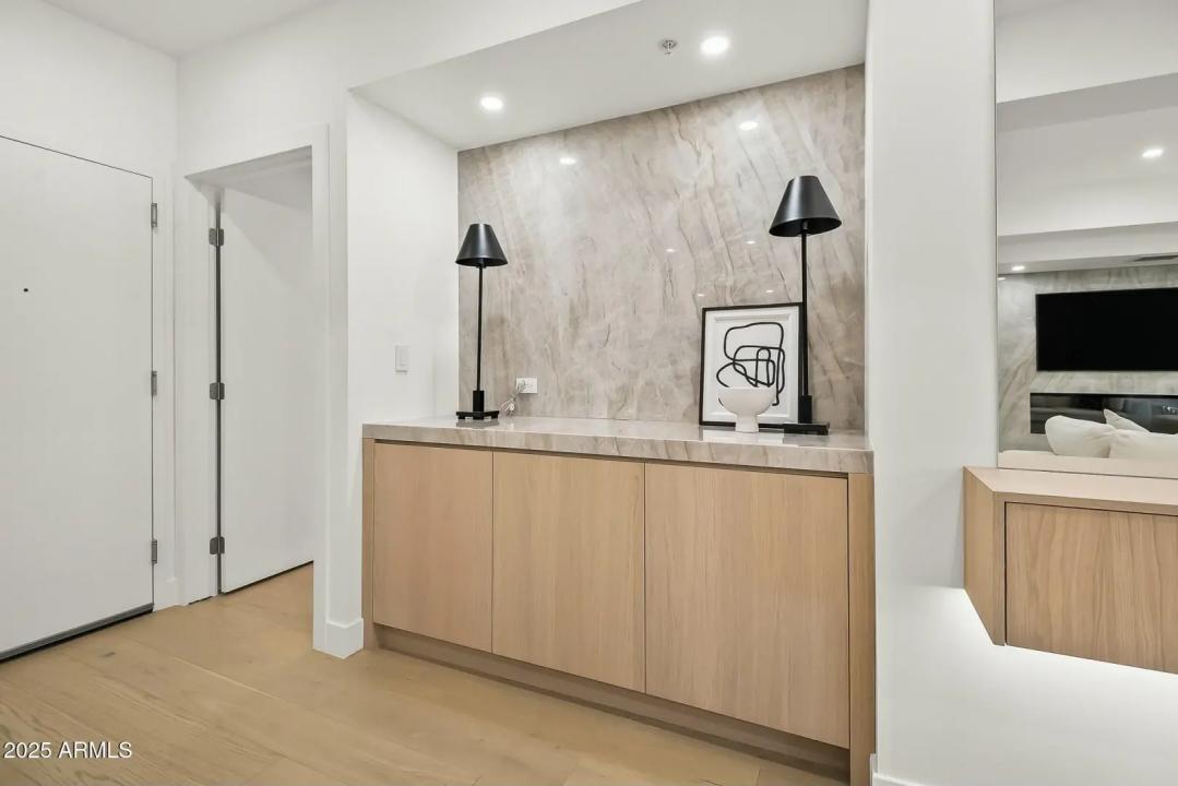 Real Estate Picture 11