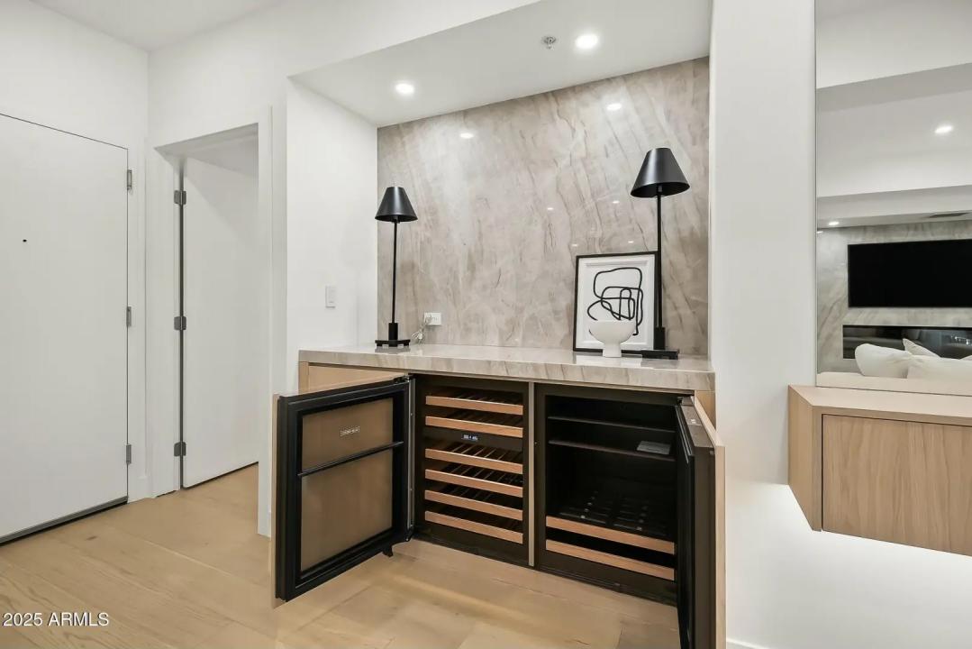 Real Estate Picture 12