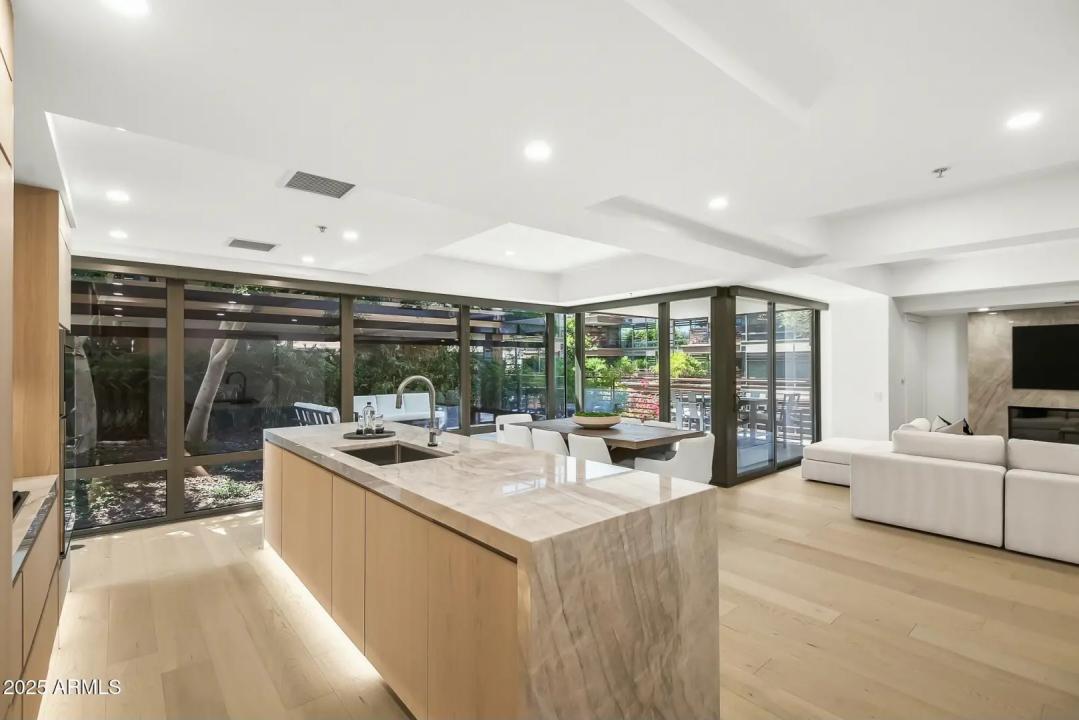 Real Estate Picture 18