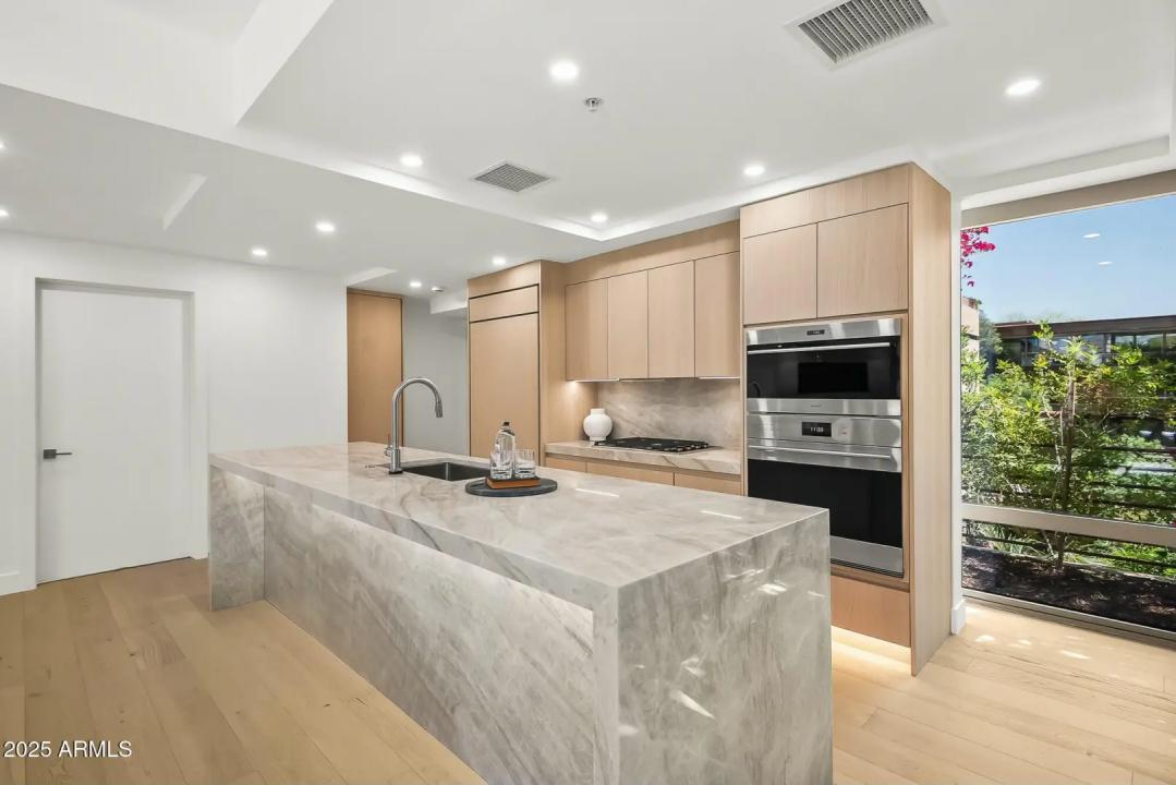 Real Estate Picture 22