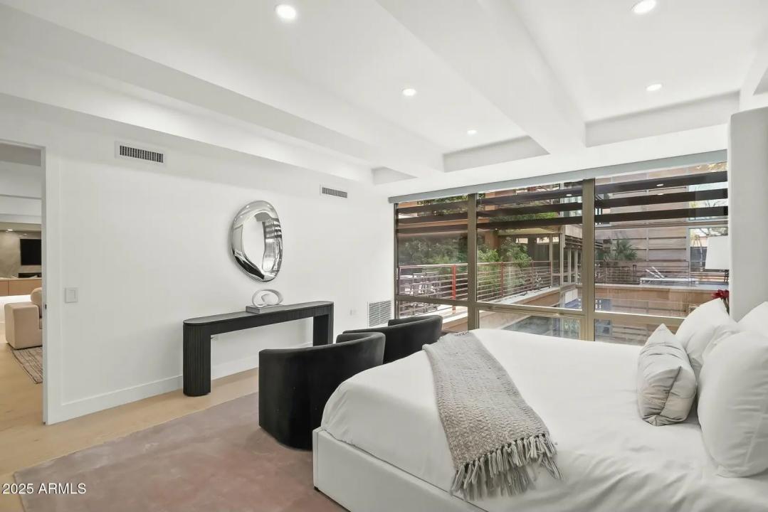 Real Estate Picture 29