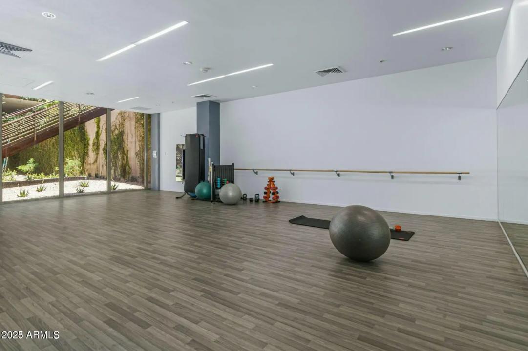 Real Estate Picture 64
