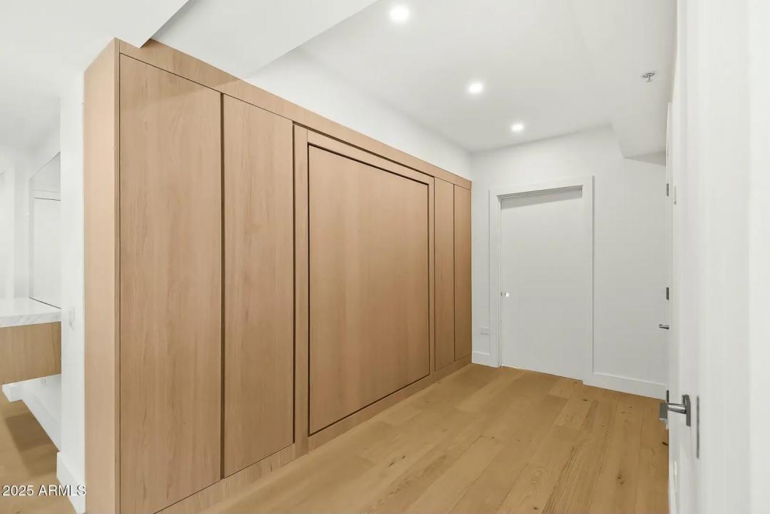 Real Estate Picture 3