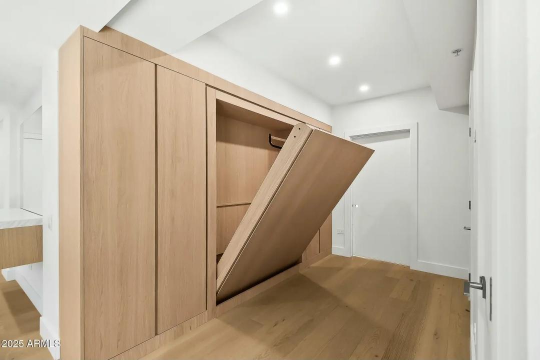 Real Estate Picture 4