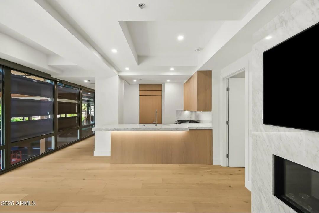 Real Estate Picture 11