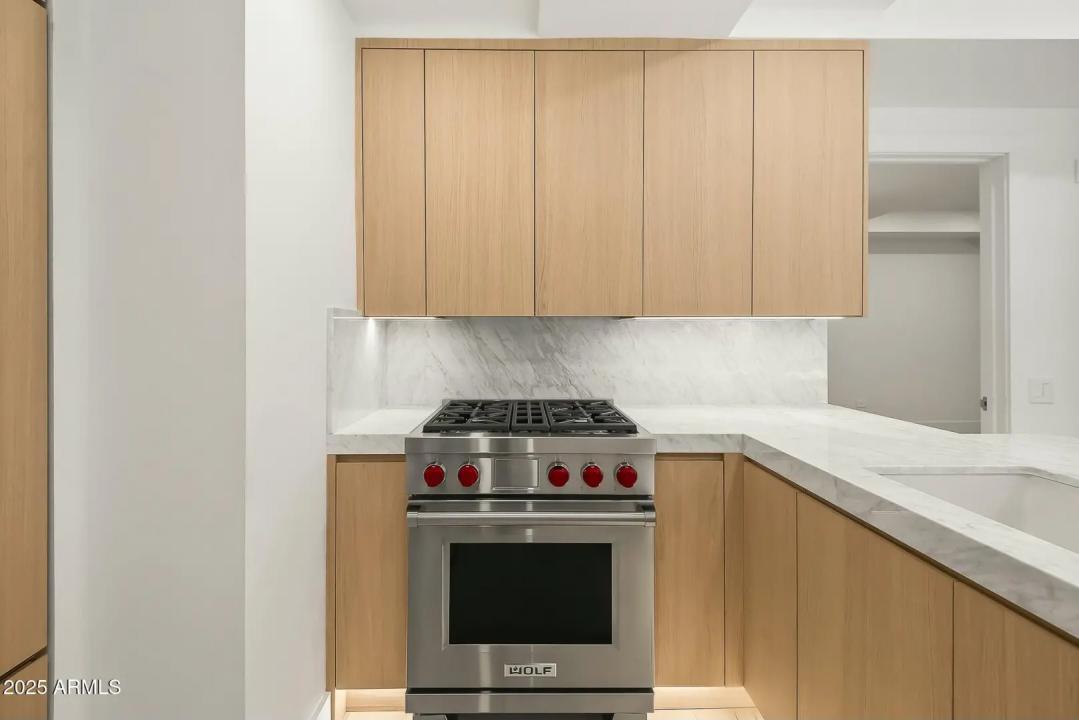 Real Estate Picture 16