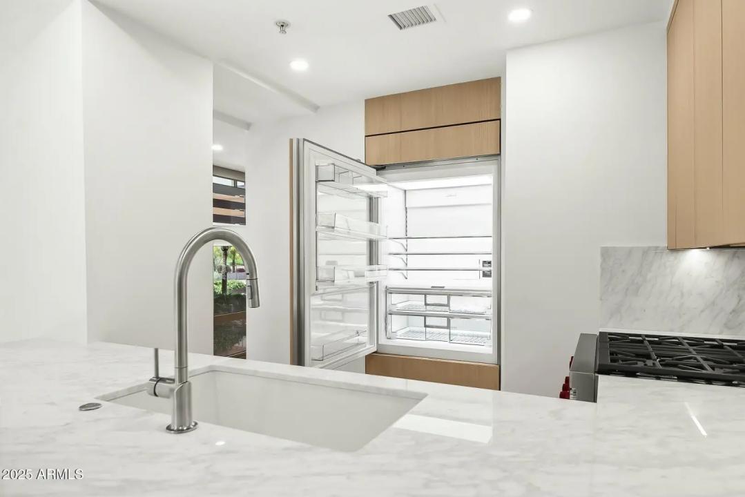 Real Estate Picture 18