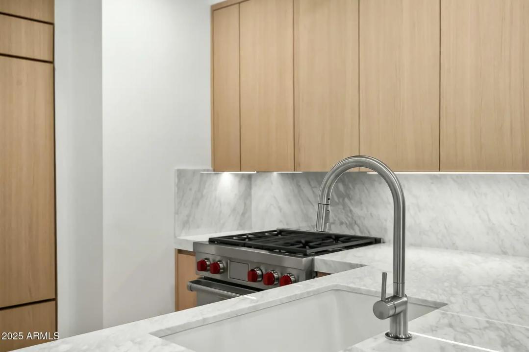 Real Estate Picture 19