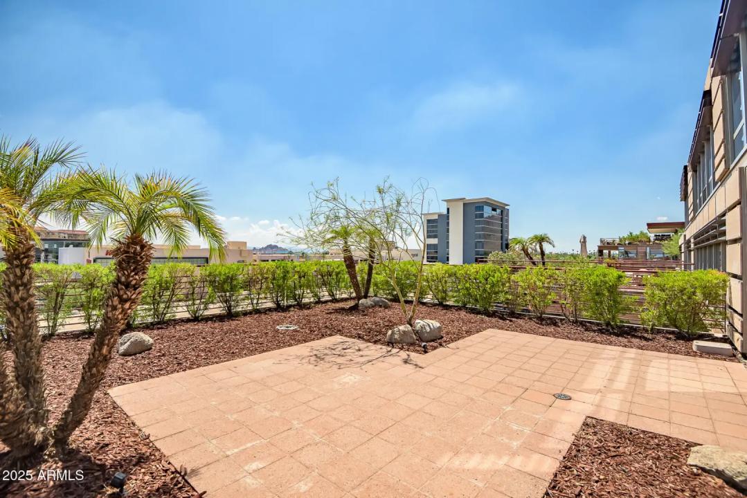 Real Estate Picture 11