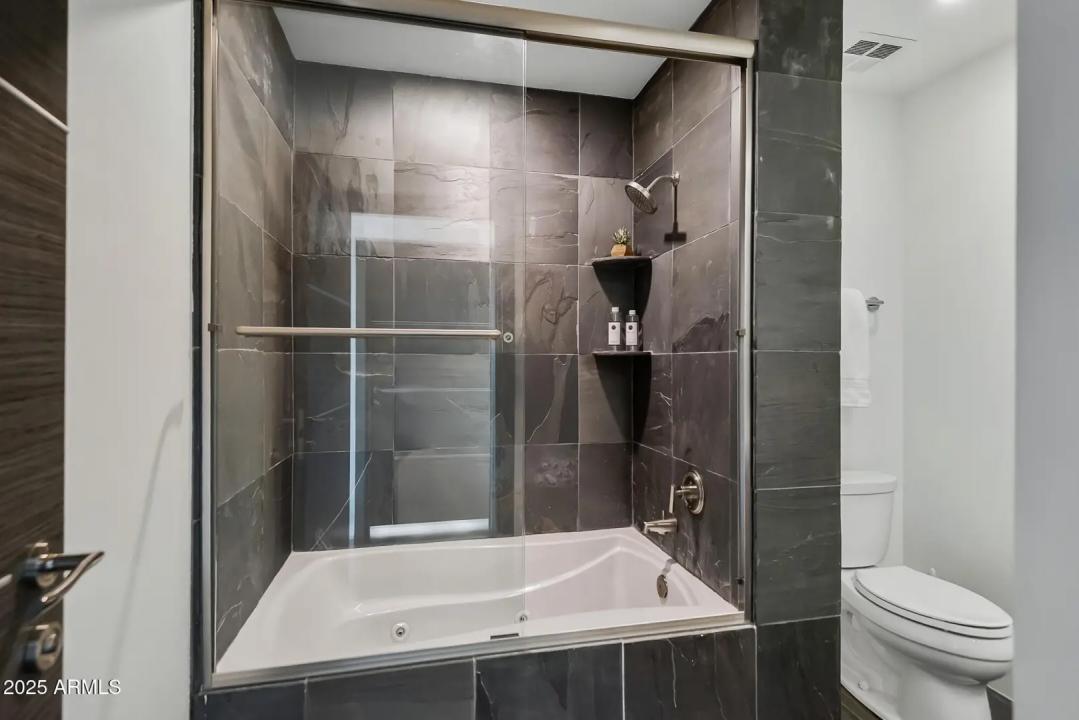 Real Estate Picture 15