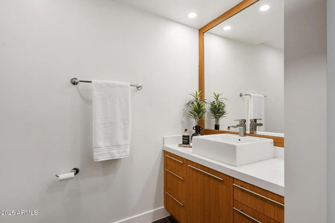Real Estate Picture 16