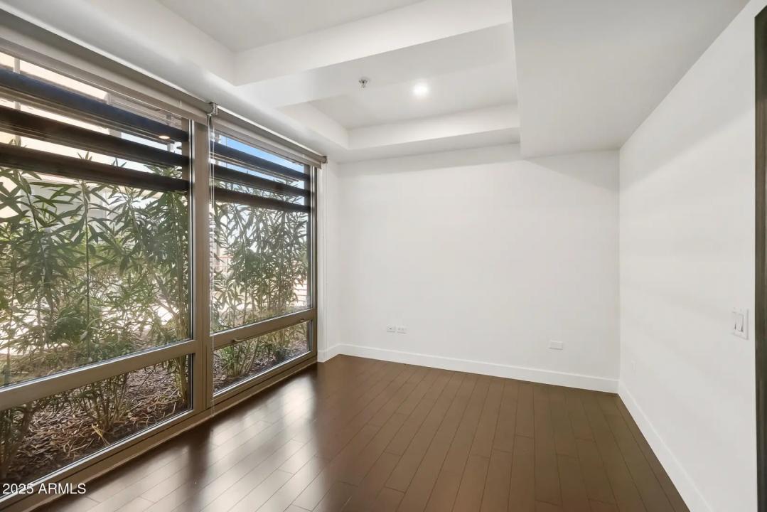 Real Estate Picture 17