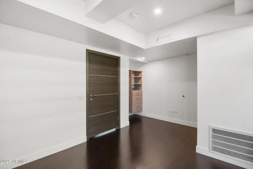 Real Estate Picture 18