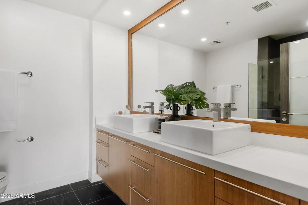 Real Estate Picture 22