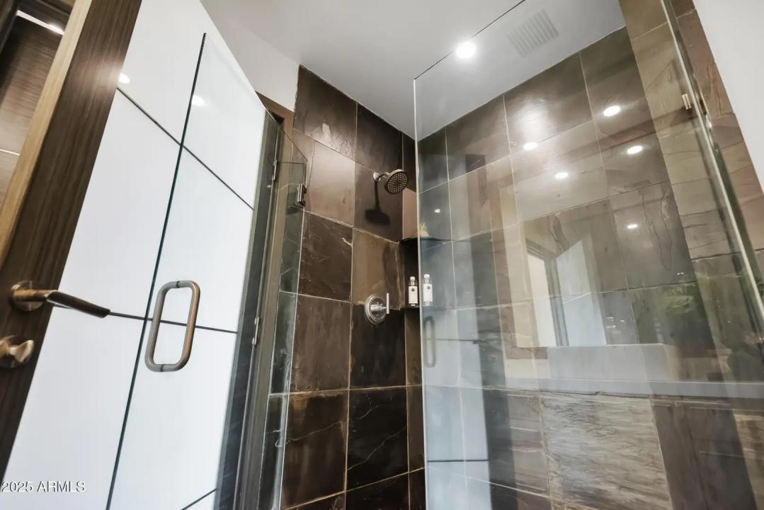 Real Estate Picture 24