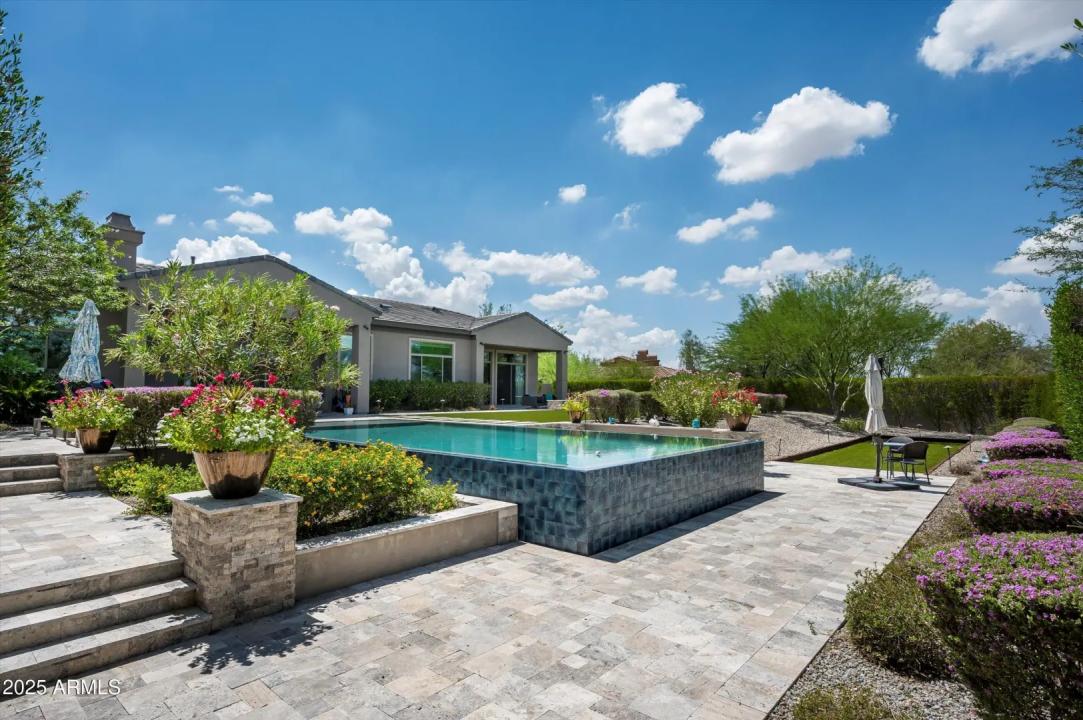 Real Estate Picture 33
