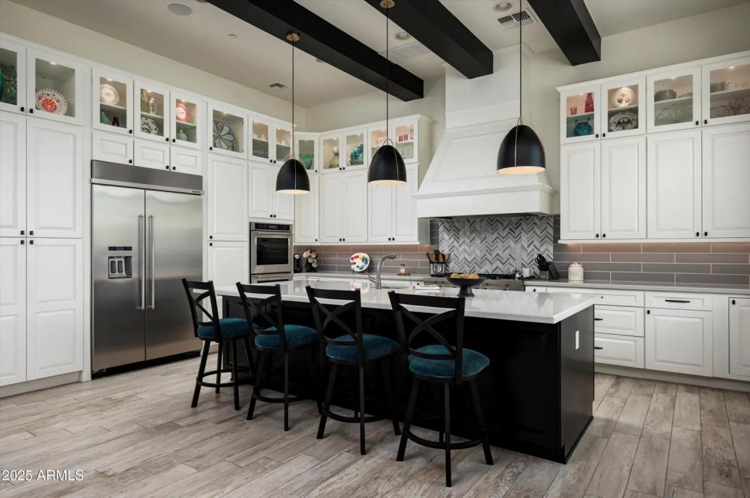 Real Estate Picture 9