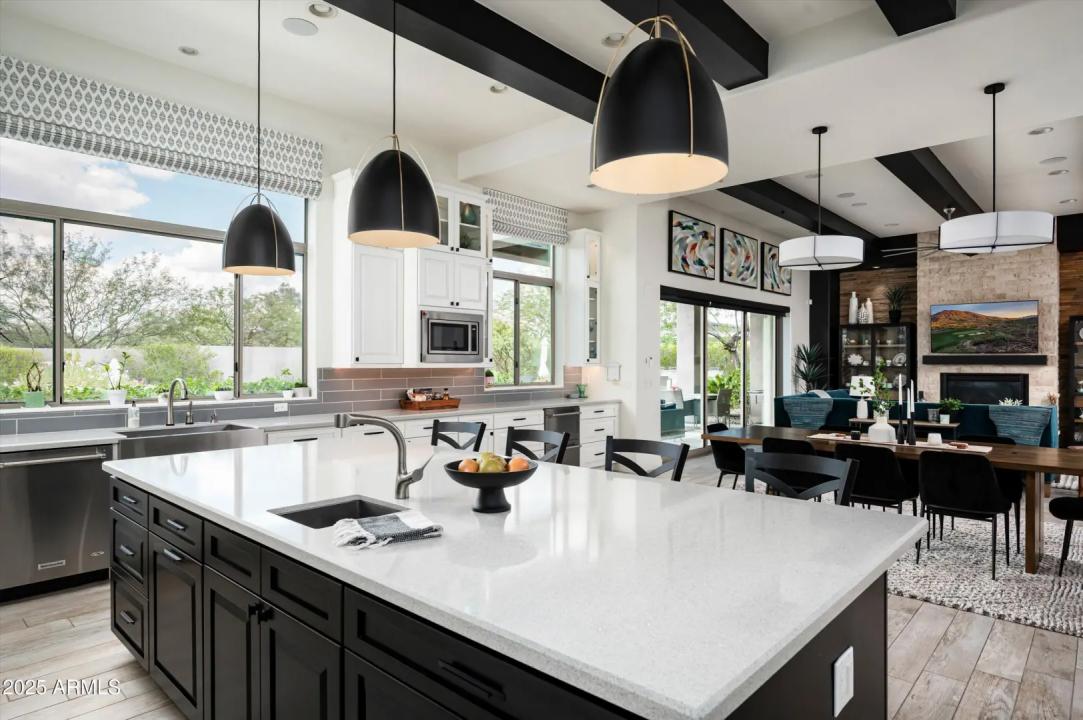 Real Estate Picture 11