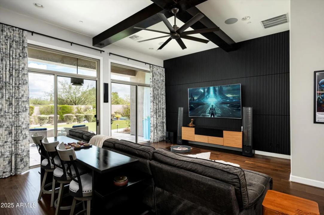 Real Estate Picture 19