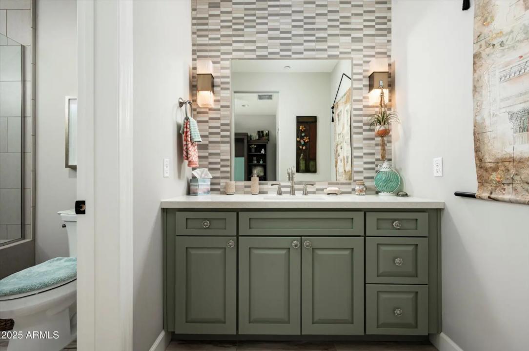 Real Estate Picture 25