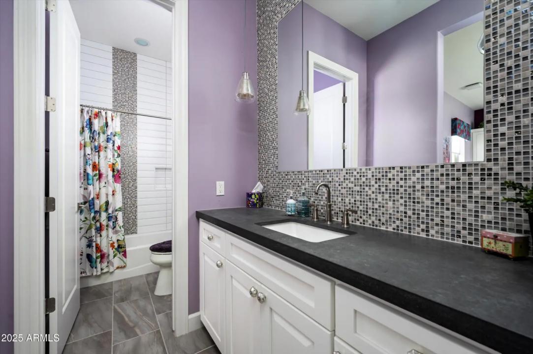 Real Estate Picture 28