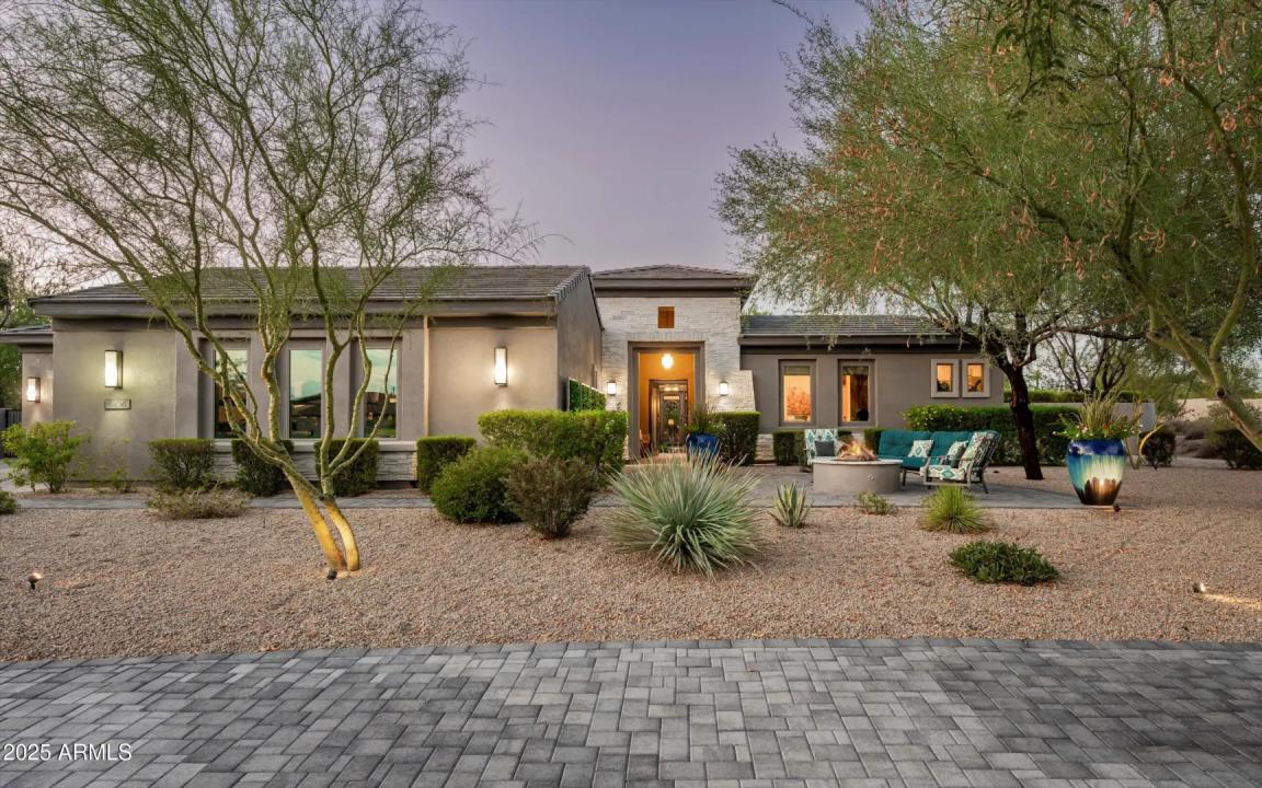 Real Estate Picture 4