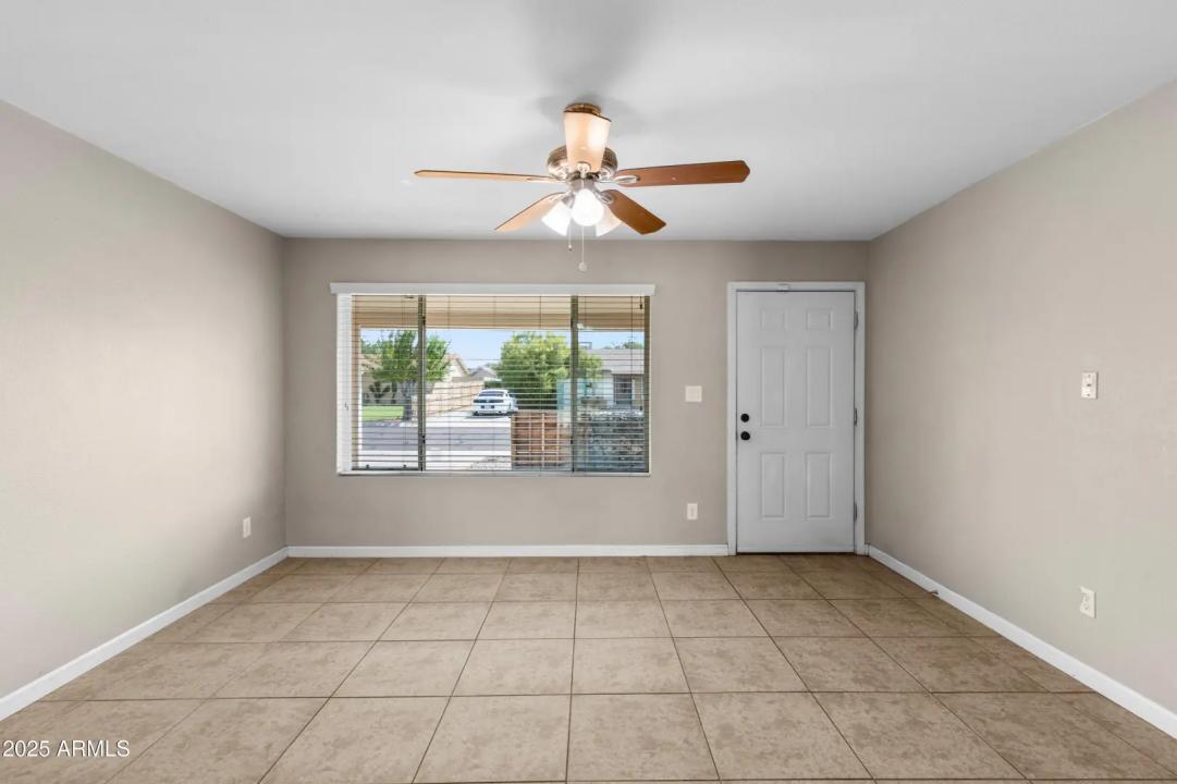 Real Estate Picture 4