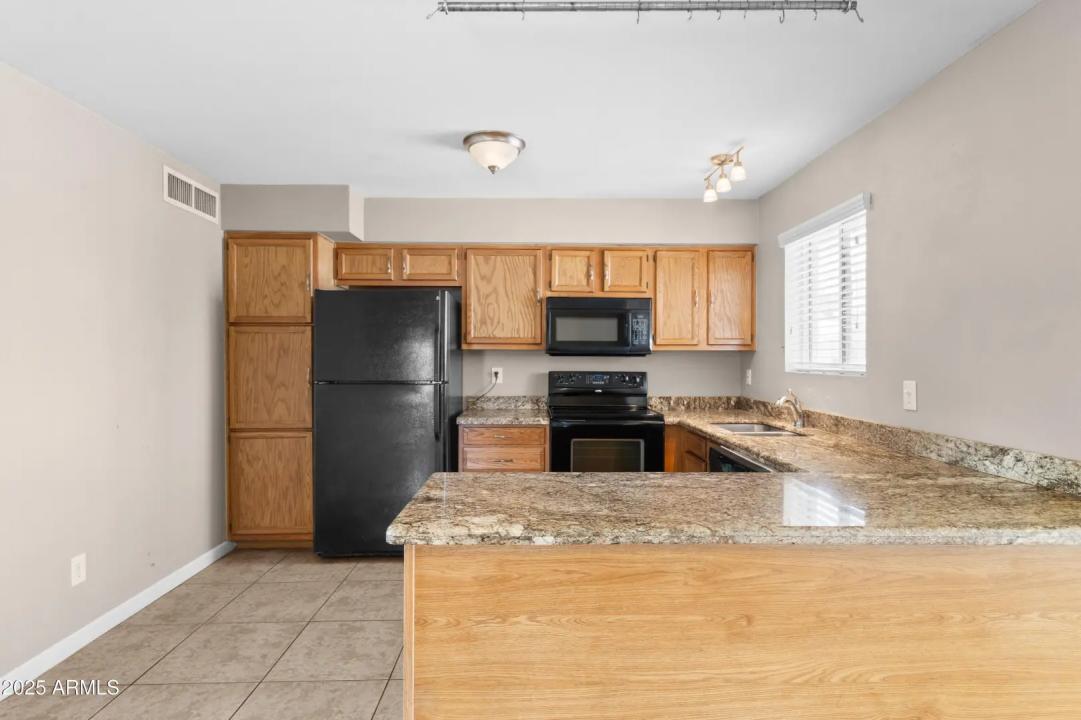 Real Estate Picture 7
