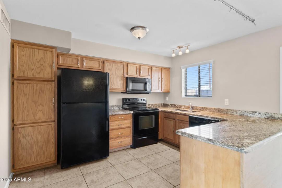 Real Estate Picture 8