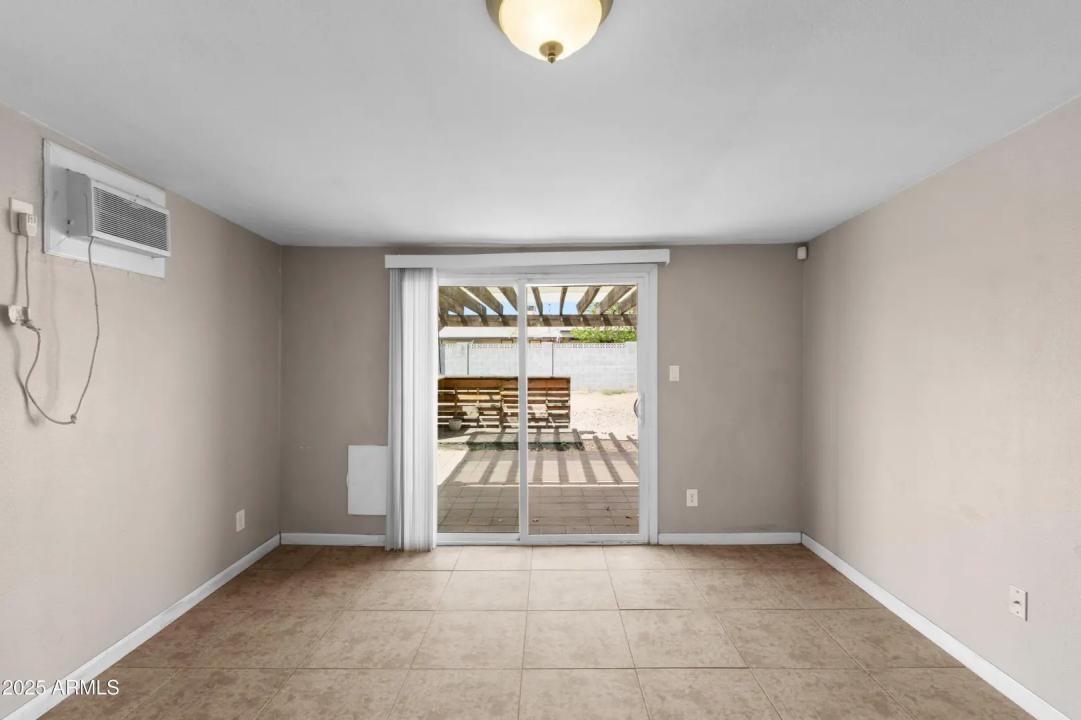 Real Estate Picture 9