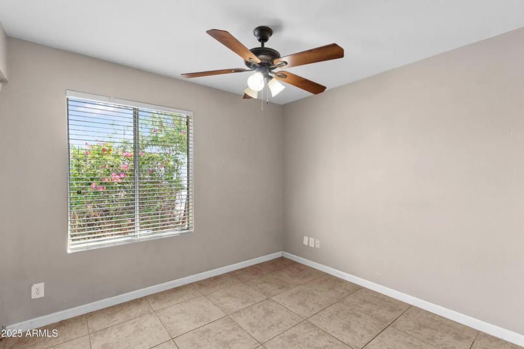 Real Estate Picture 17