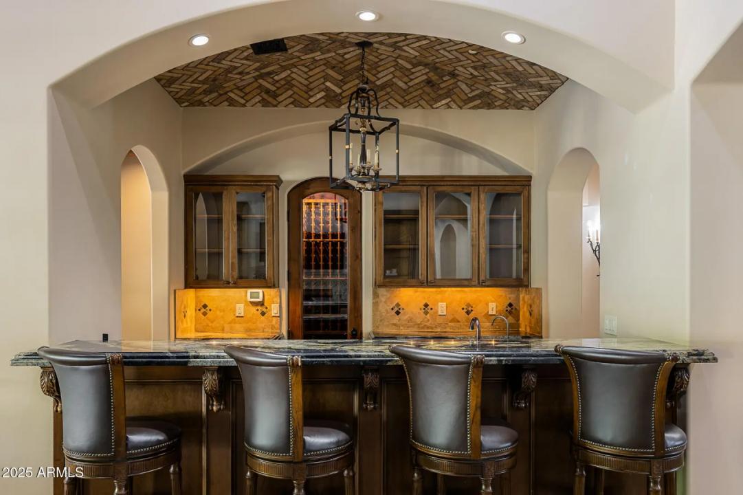 Real Estate Picture 12
