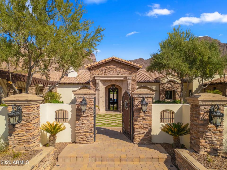 Real Estate Picture 7