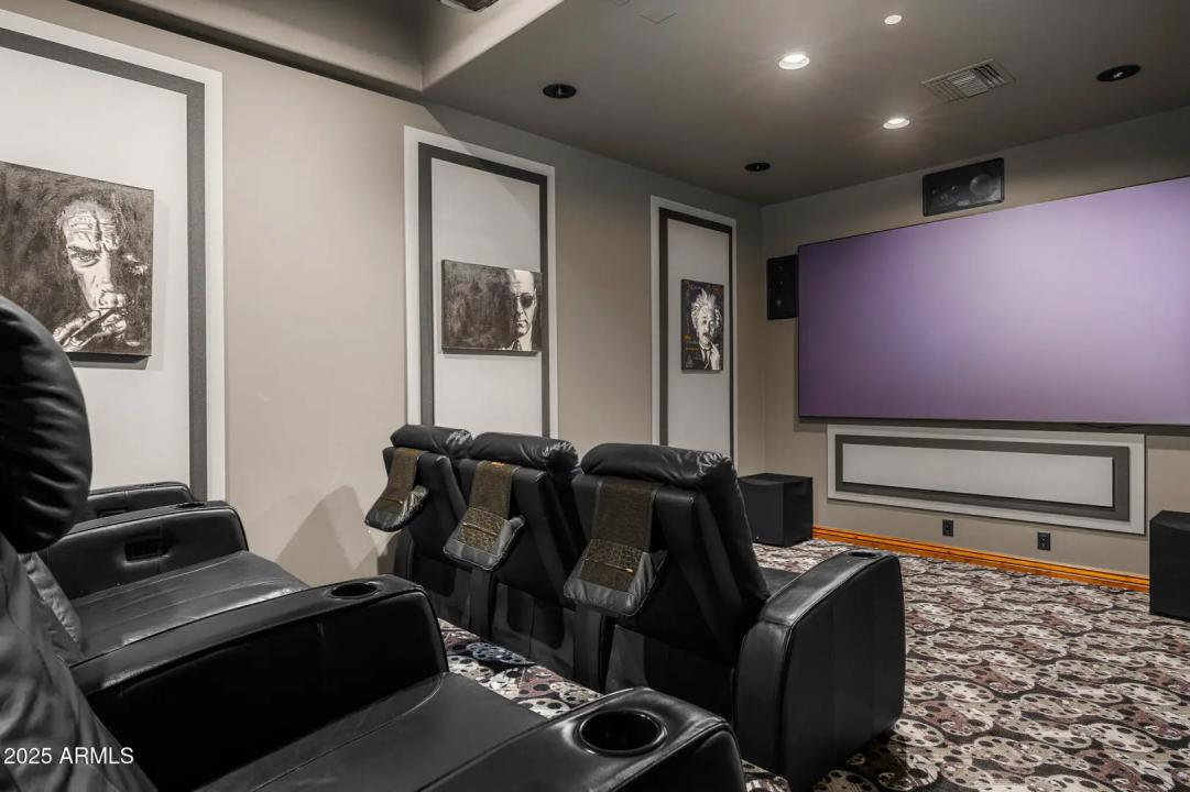 Real Estate Picture 14