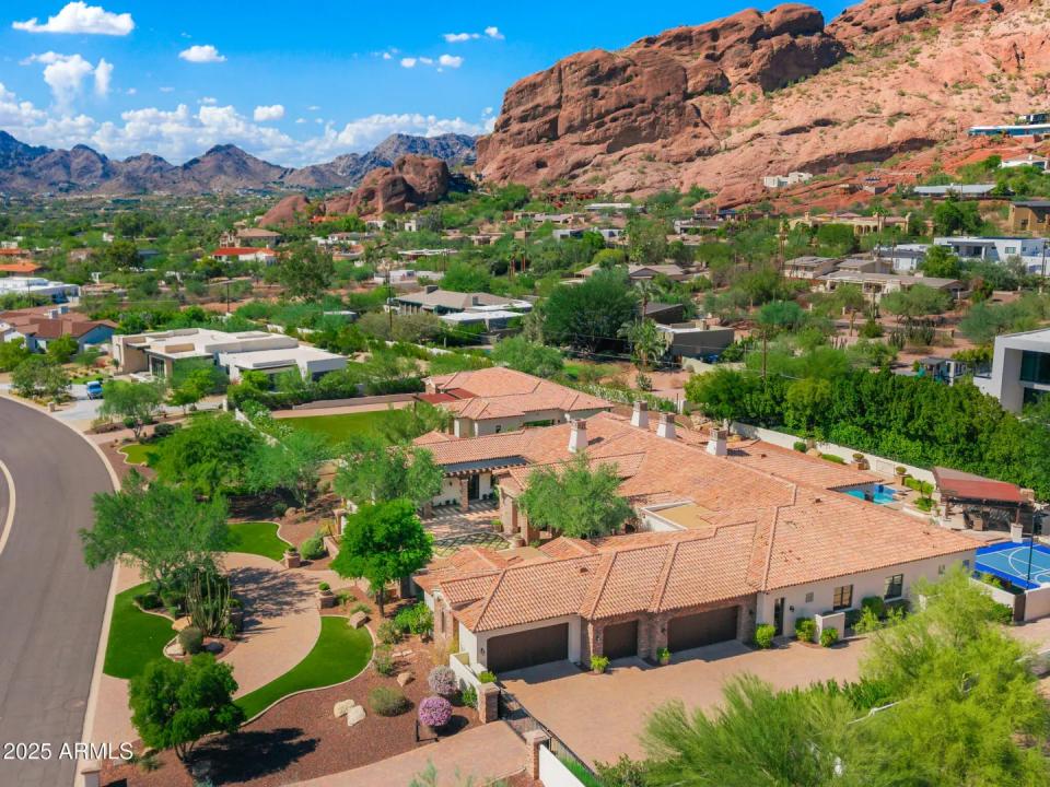 Real Estate Picture 6