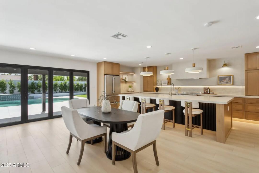 Real Estate Picture 5