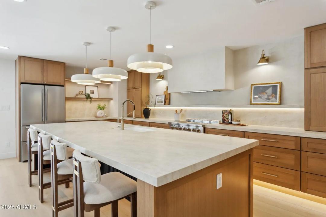 Real Estate Picture 7