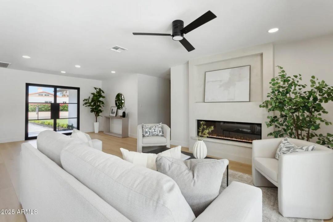 Real Estate Picture 16