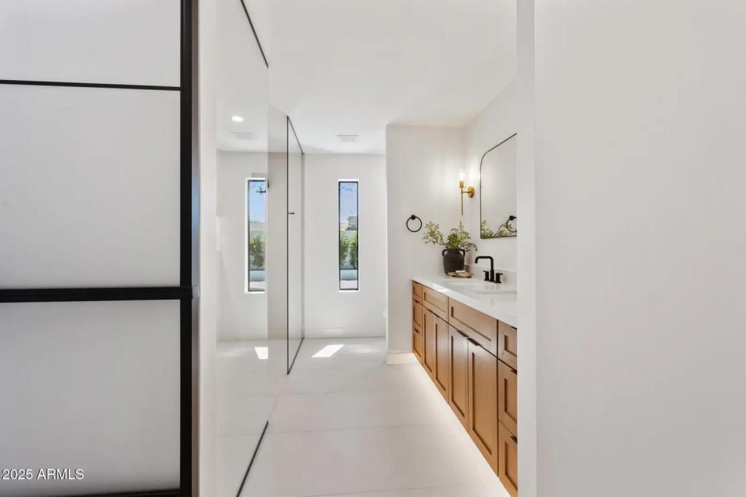 Real Estate Picture 20