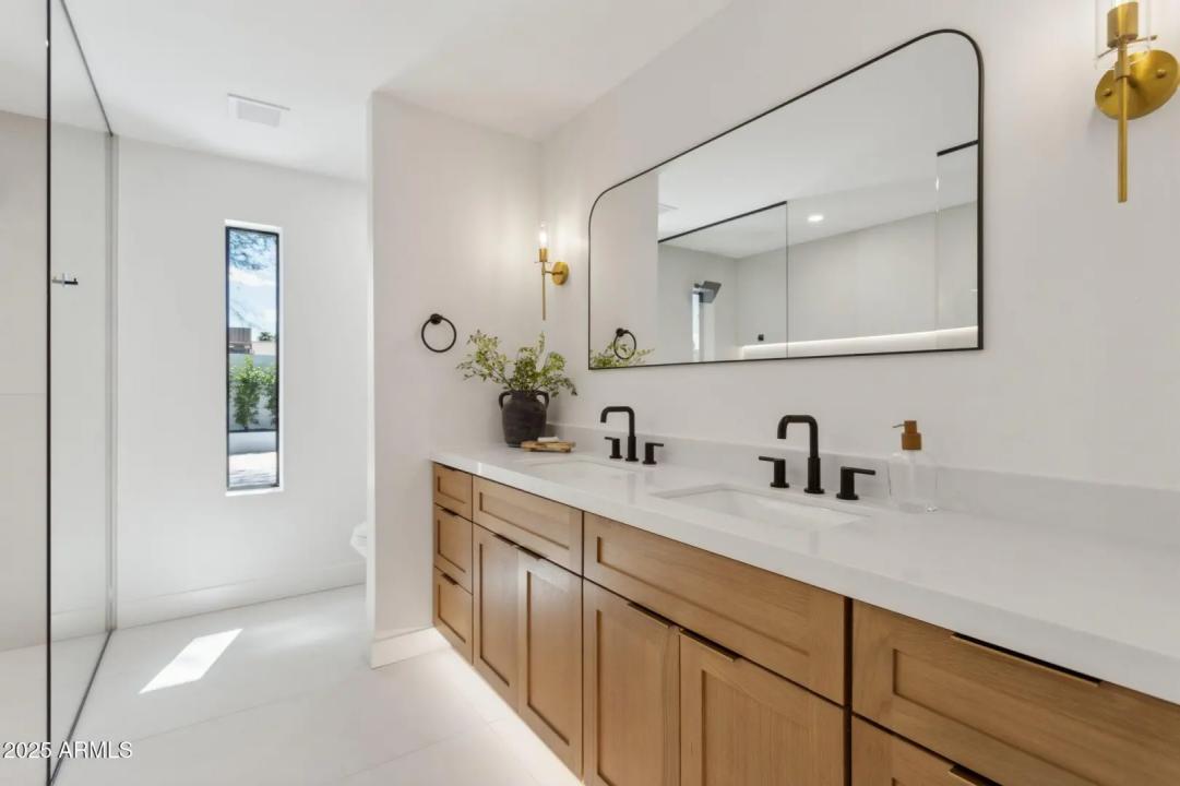 Real Estate Picture 21