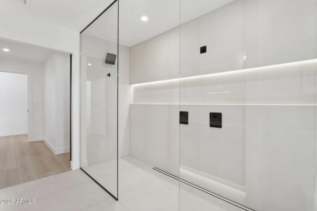 Real Estate Picture 23