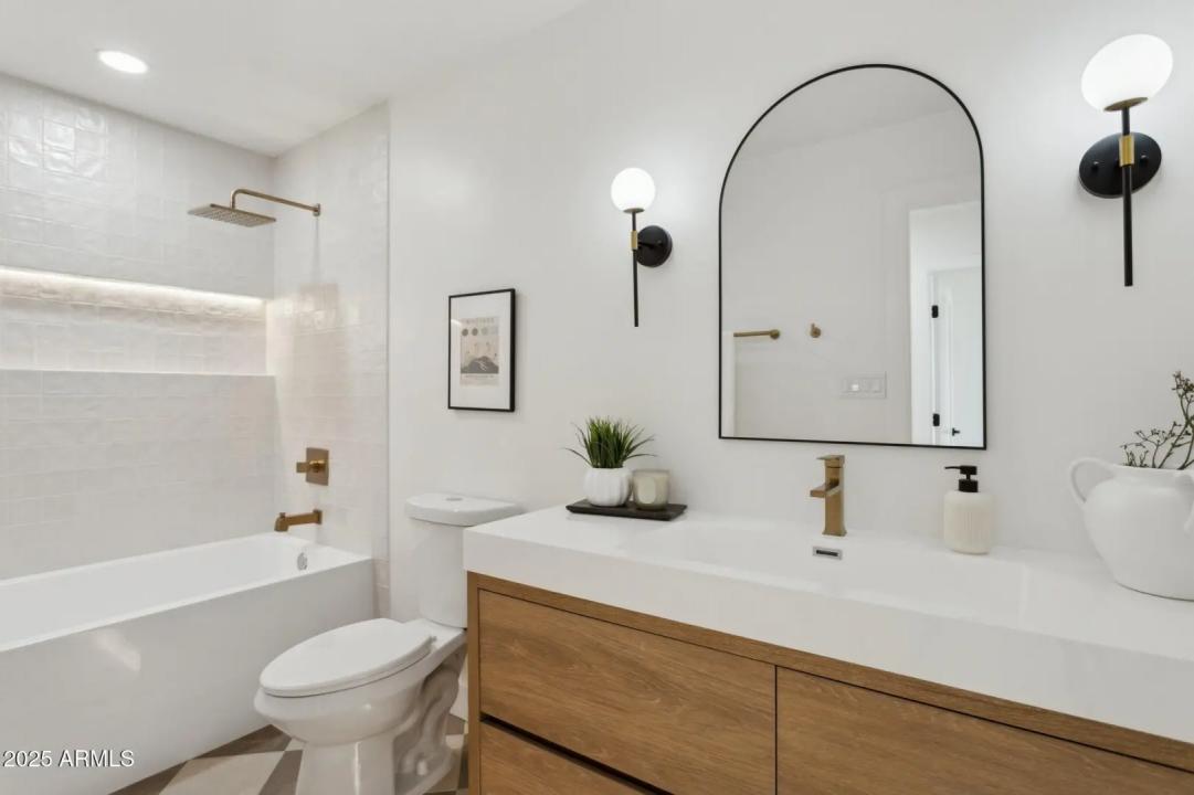Real Estate Picture 27