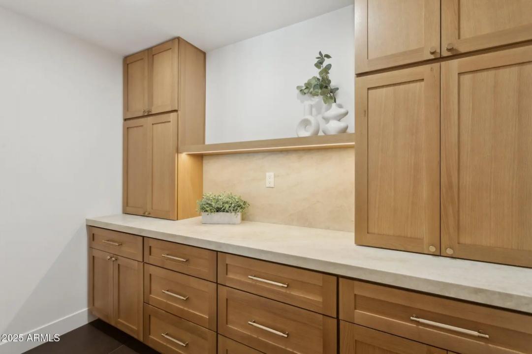 Real Estate Picture 15