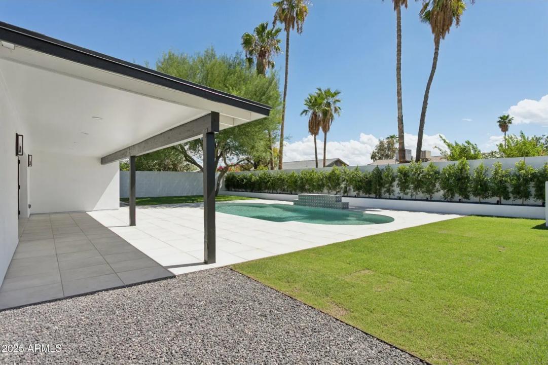 Real Estate Picture 33