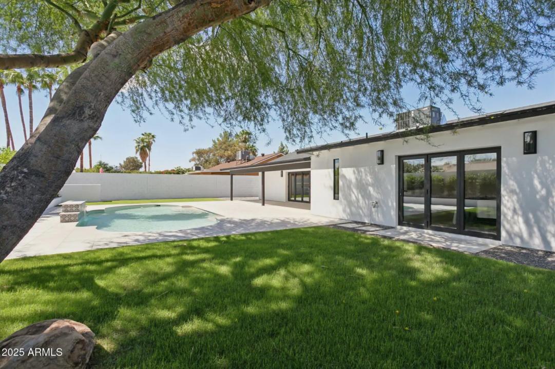 Real Estate Picture 34