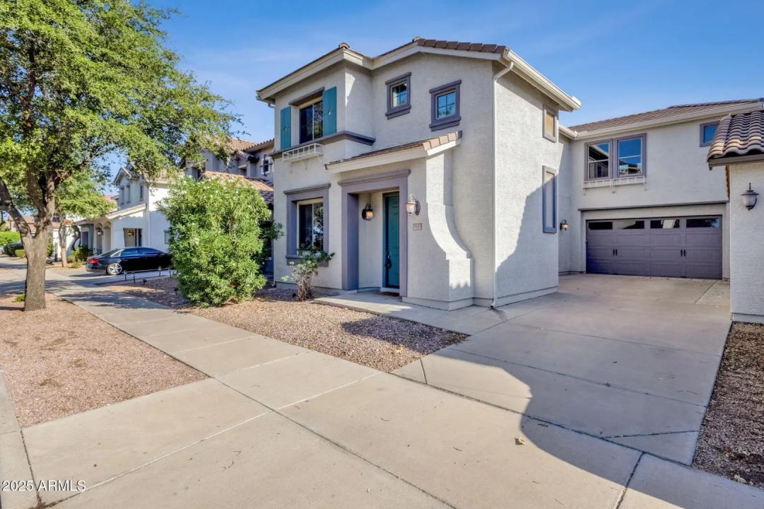 Real Estate Picture 9