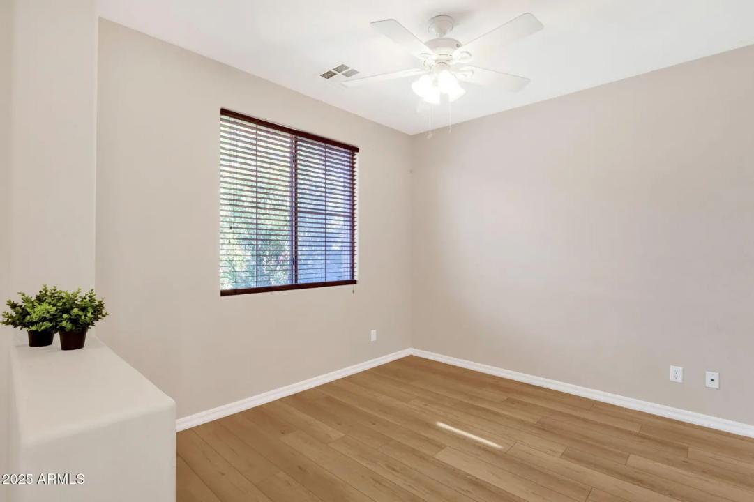 Real Estate Picture 11