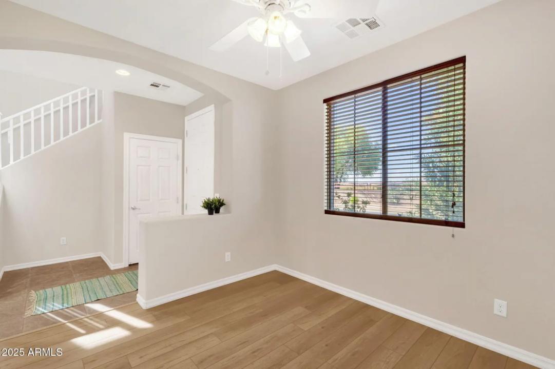 Real Estate Picture 12